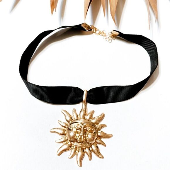 Gold sun choker S472 - Picture 2 of 3